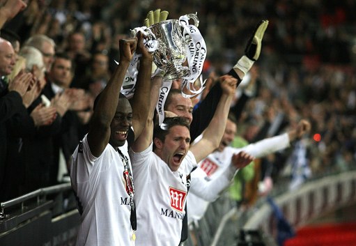 一场没打就受伤了！广东队迎来重大噩耗，这可是杜锋的争冠法宝！