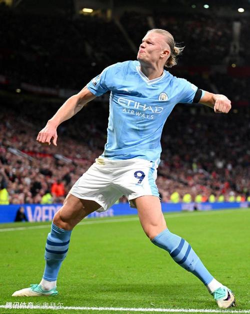 纽卡斯尔新援前锋表现不佳，转会费花销巨大，球队成绩欠佳。