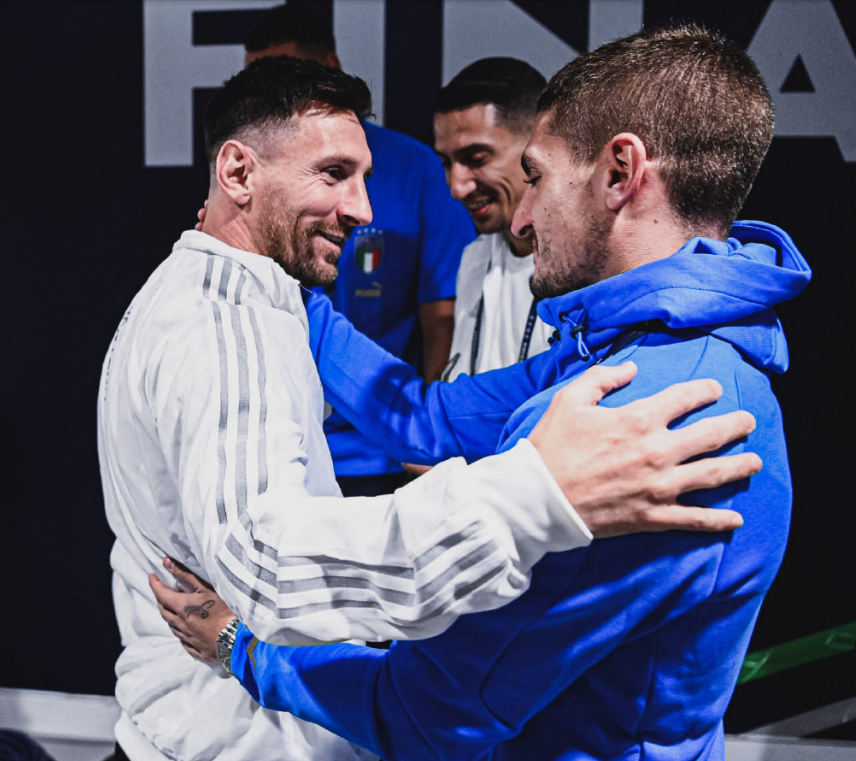 邮报：特朗普送C罗一把白宫金钥匙，该礼物专为特别宾客准备