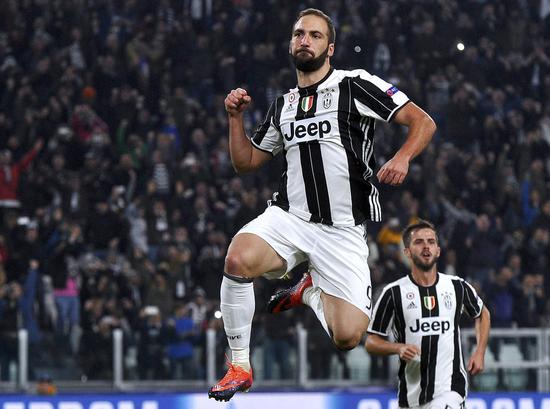 足球国足训练强度升级，体能教练参与指挥