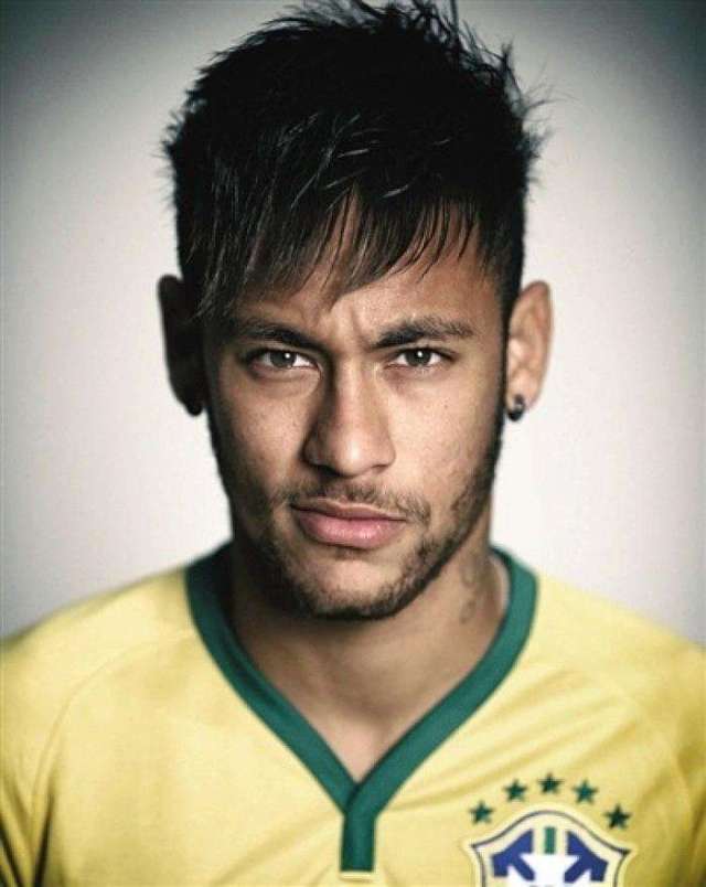 RNG十周年庆典返图：18年五人同框 姿态笑嘻了