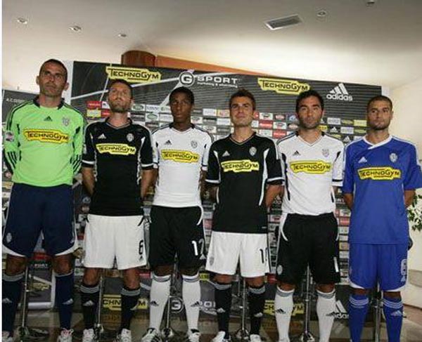 梅西：瓜帅是史上最佳教练；世界杯阿根廷会全力以赴尝试卫冕