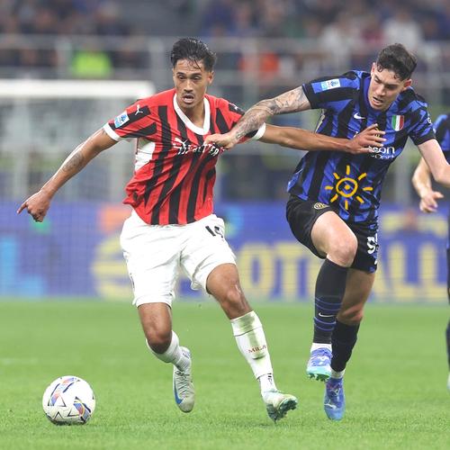 佛罗伦萨连续8场不胜，赛后哲科拿着扩音器与球迷沟通