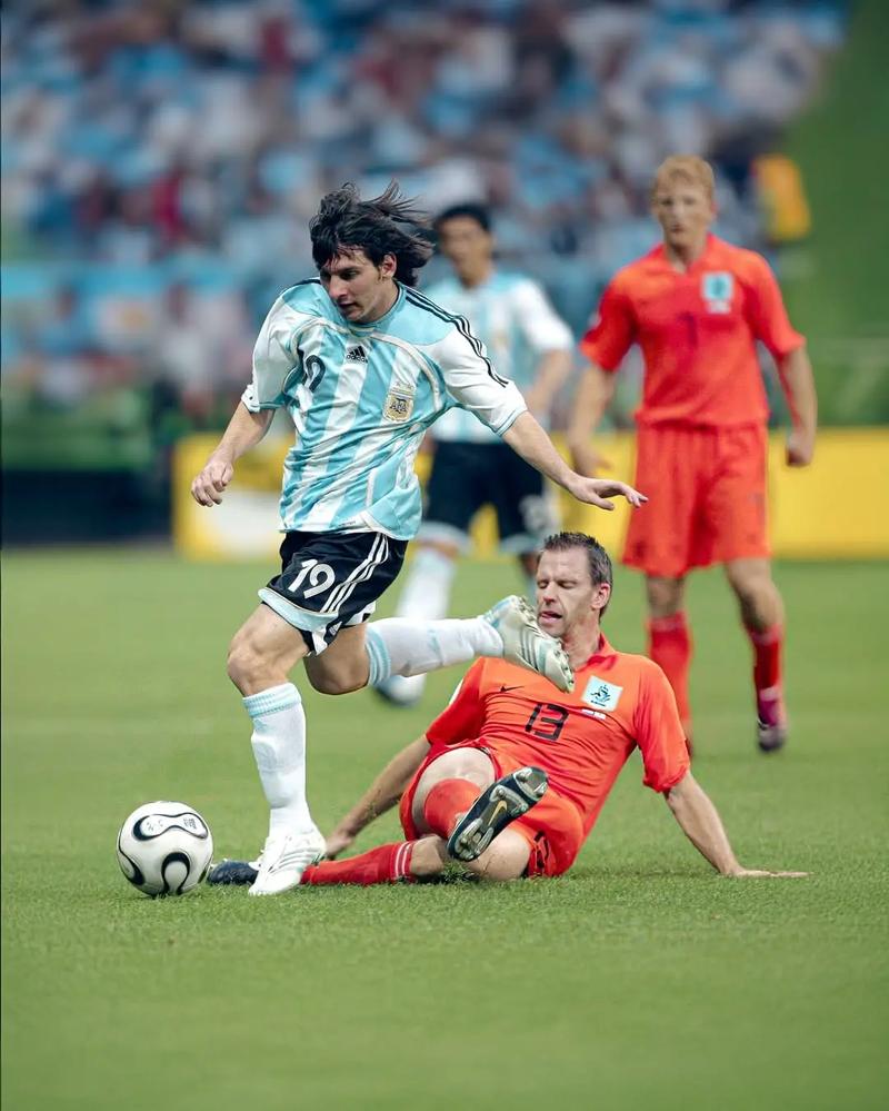 巴萨梅西关键助攻助球队获胜