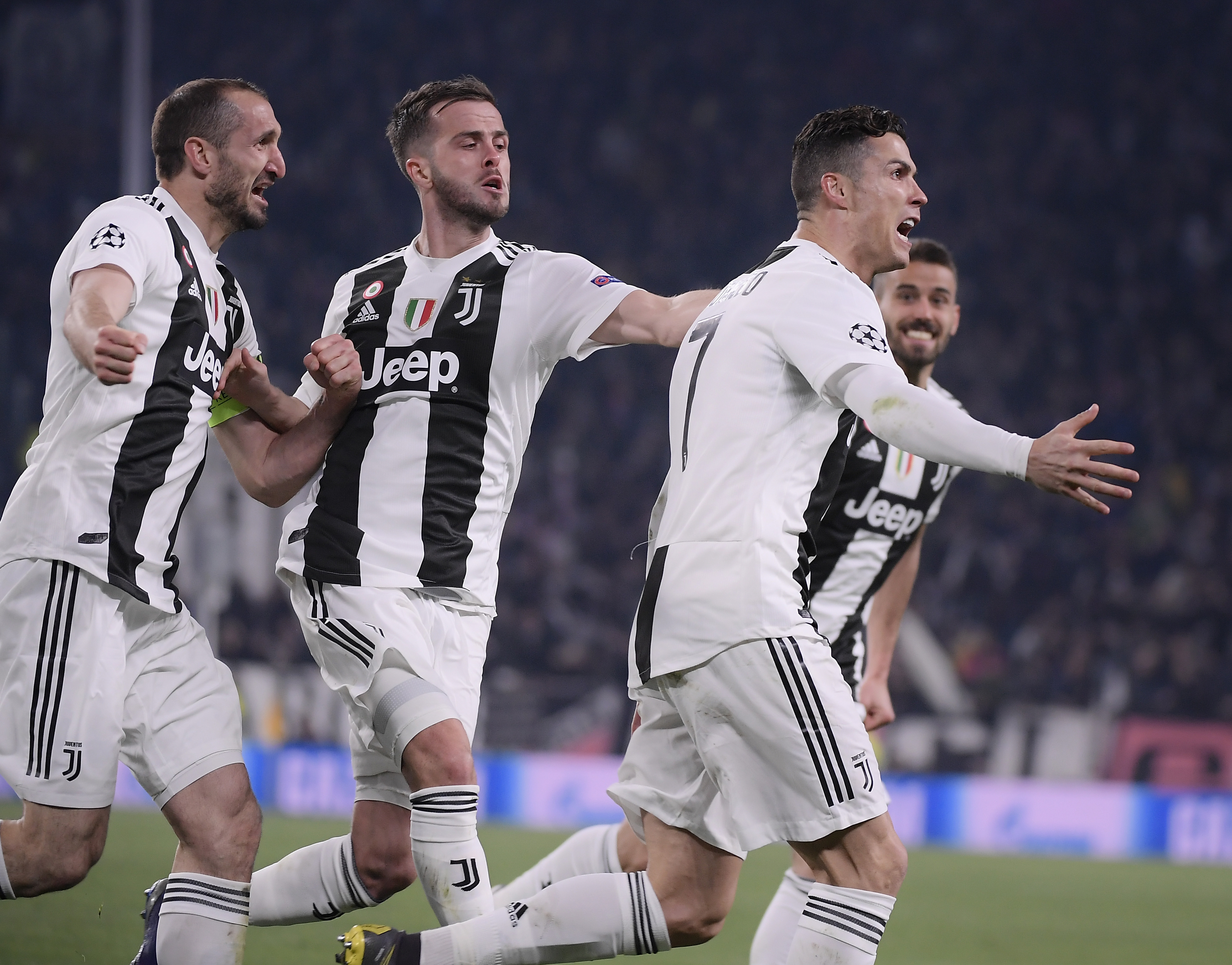 仅用19场！迪亚斯本赛季至今助攻数已超上赛季