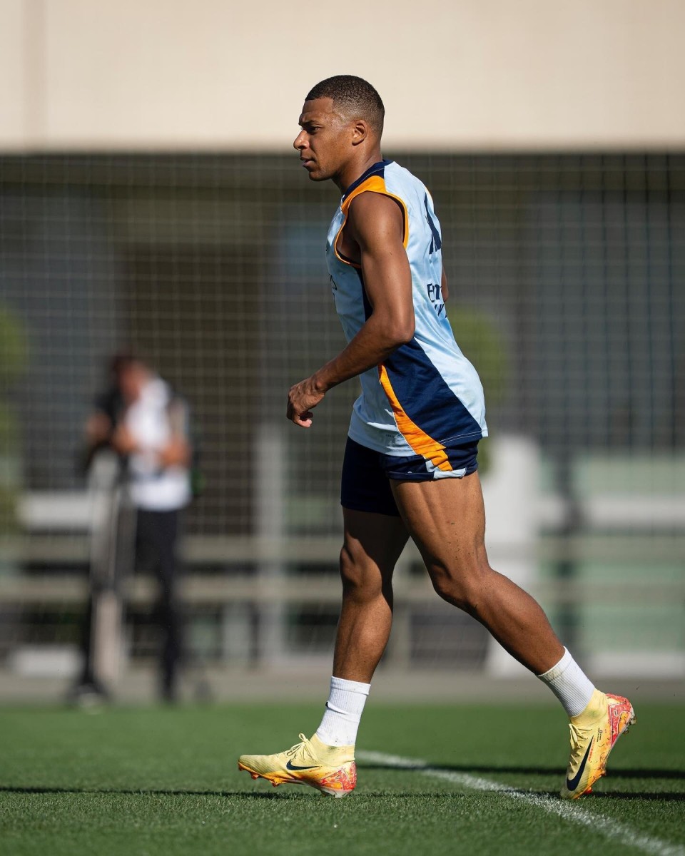 博主：国足选帅名单已上报，竞争主要在邵佳一和李国旭间展开